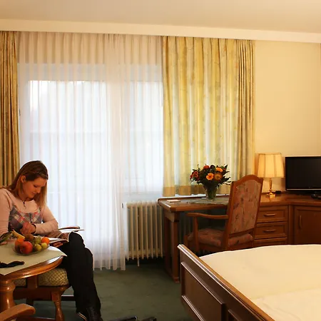 Hanses-braeutigam فندق 3*